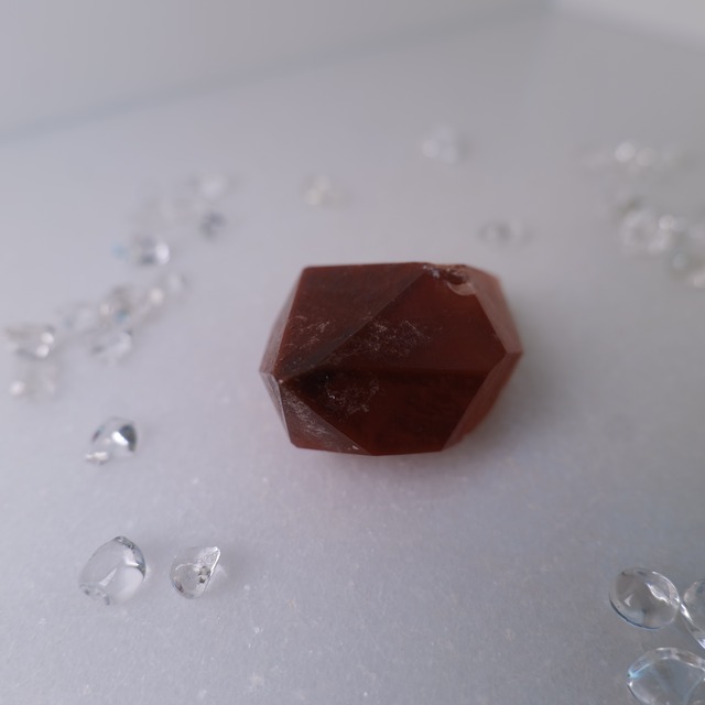 【虹色の輝きと幾重もの鉱物が織りなす、神秘の世界を宿す希少水晶】ELOクォーツ（ドリームコートレムリアンシードクリスタル）A　ポリッシュポイント60　G20_6