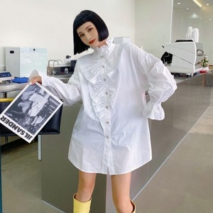 フリルブラウス ビジューボタンフリルブラウスホワイト フリルネック トランペットスリーブ 長袖 モードエレガント モード系ファッション モノトーンコーデ 個性的 存在感 シック 韓国 トレンド 20代 30代 40代  CO5377