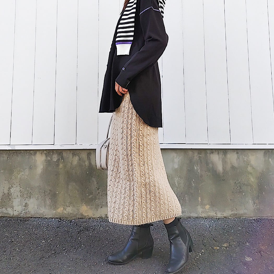 ケーブルニットスカート