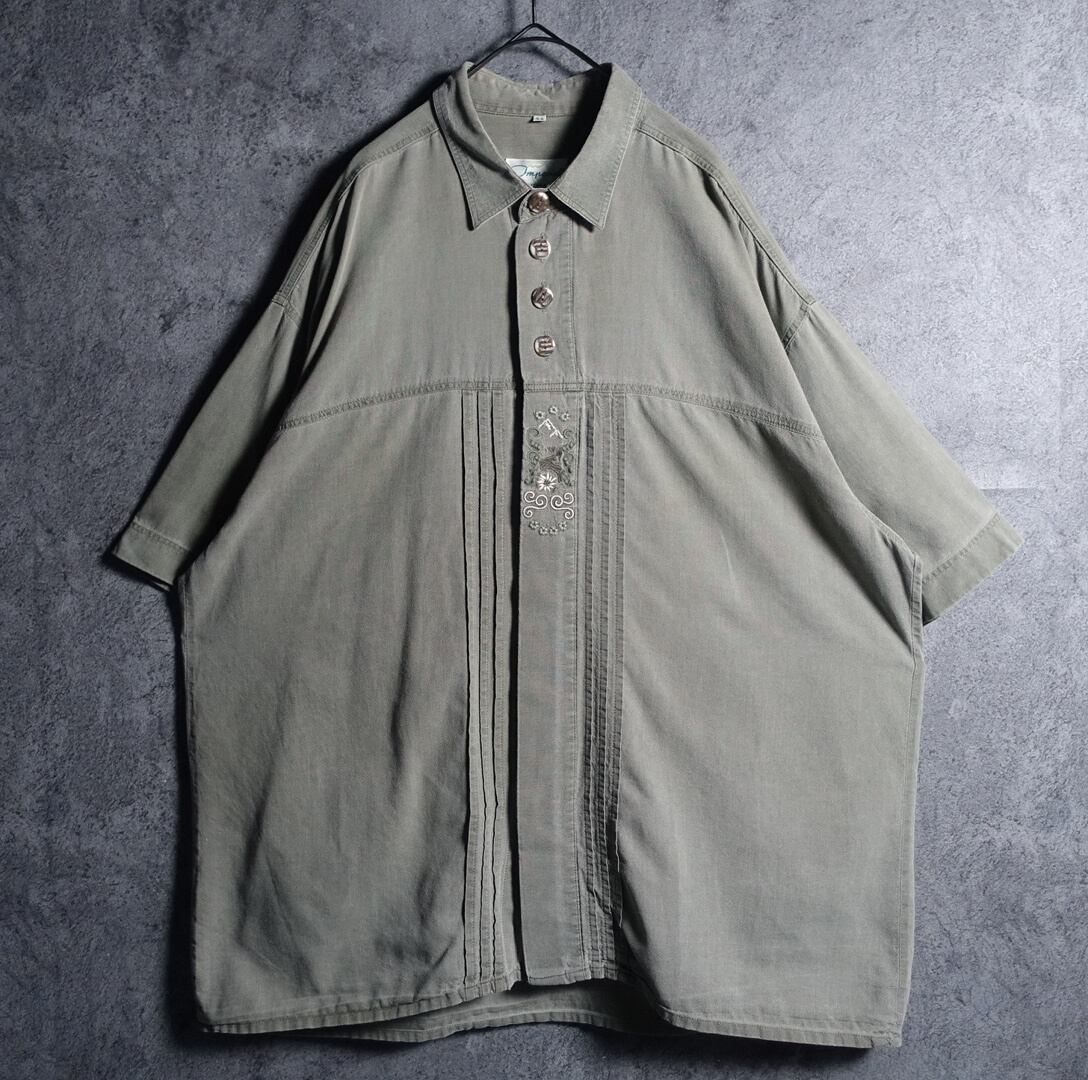 "LANDHAUS" EURO Olive Flower Reindeer Design Tyrolean Shirt