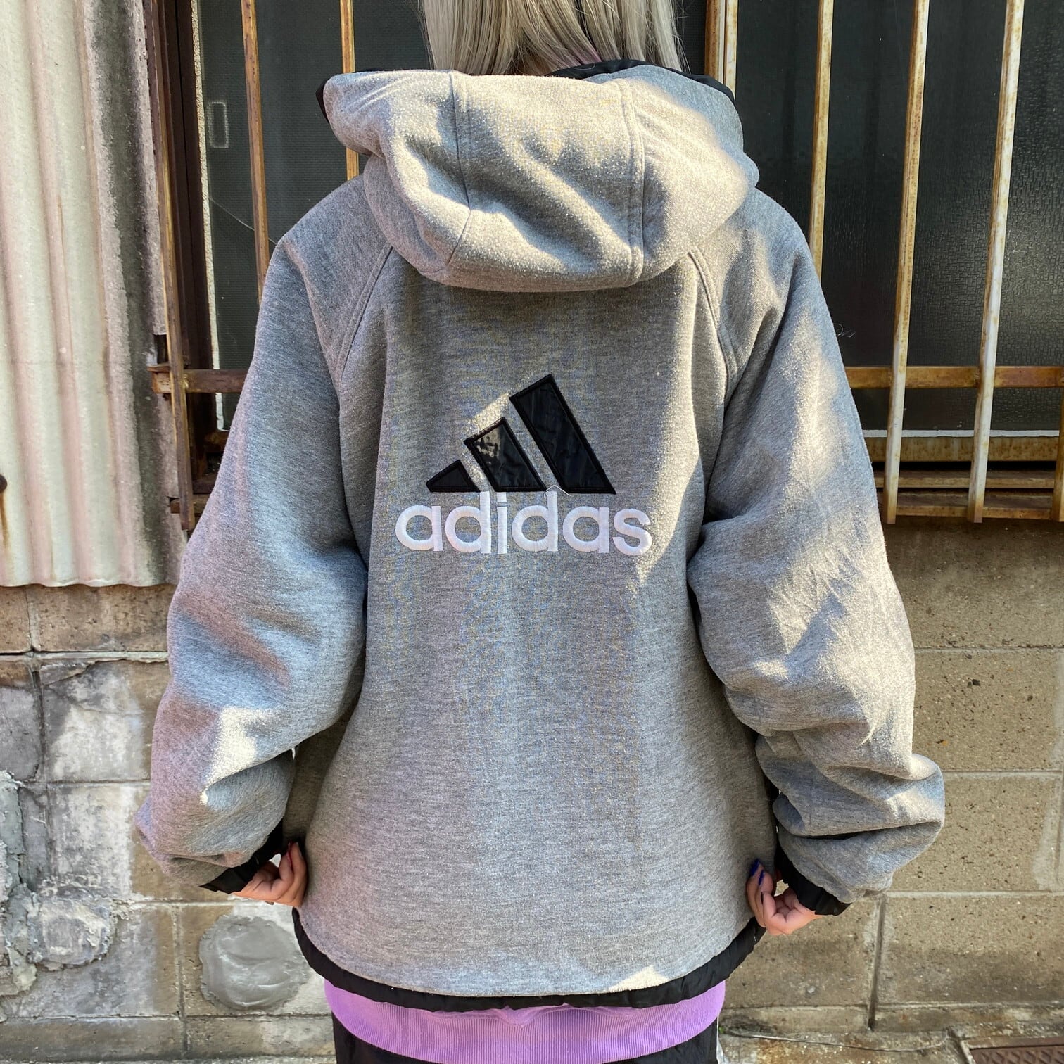 [adidas］アディダス　スウェットパーカー　Lサイズ