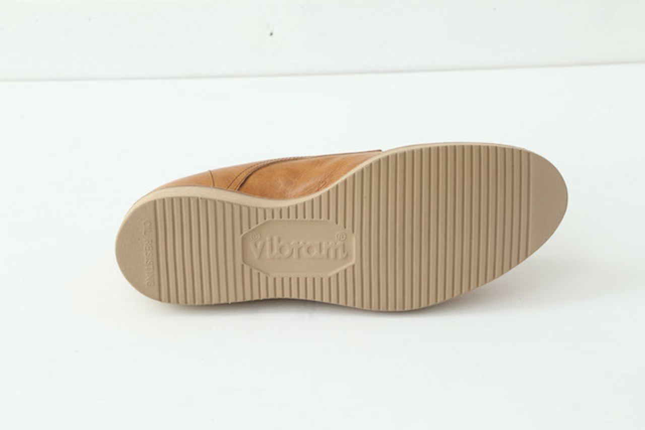 PLAIN TOE CHUKKA (WEDGE SOLE)