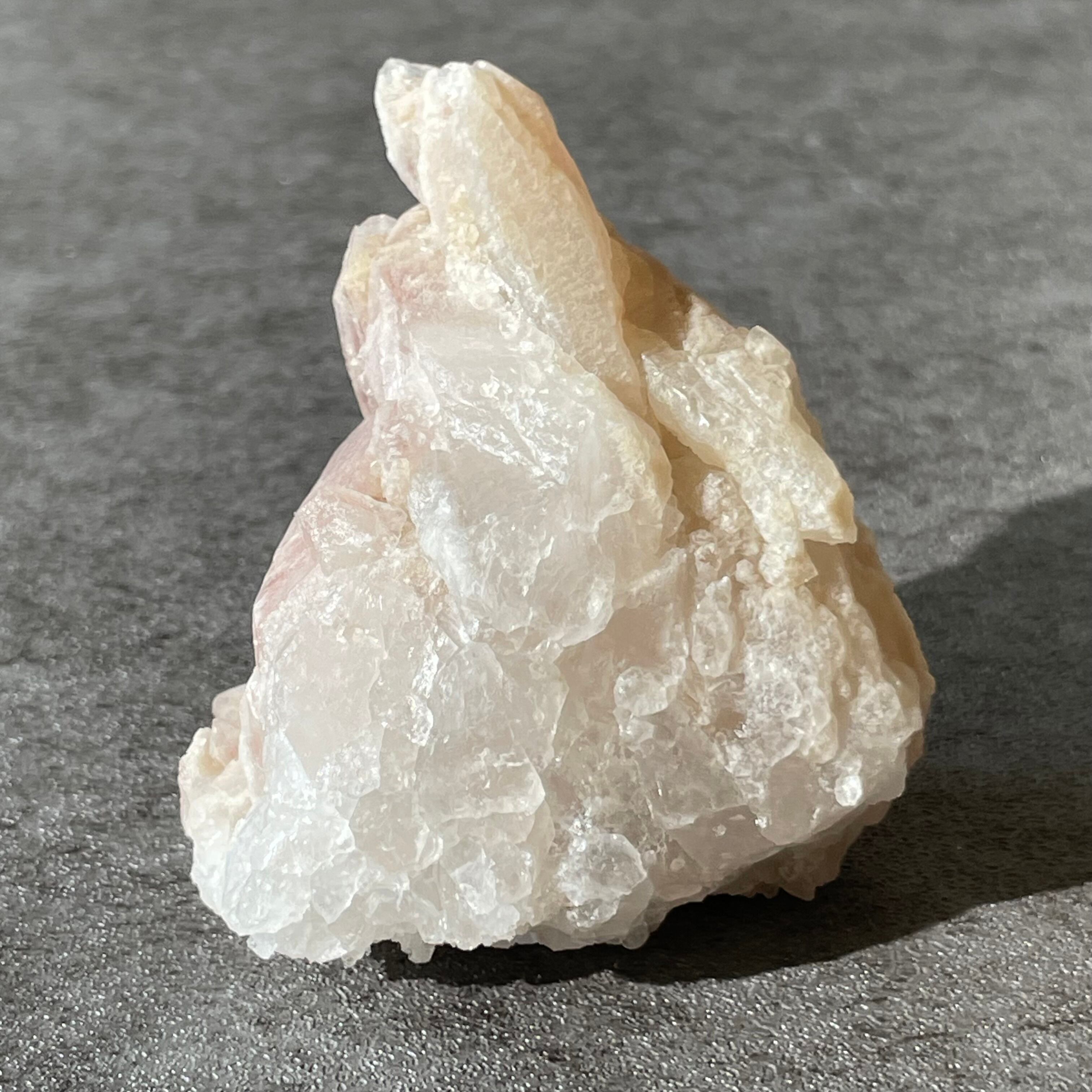 ブラジル ミナスジェライス州 ディアマンティーナ産♦︎ ピンクスカーレット|原石 クラスター|天然石 パワーストーン 鉱物 gem stone