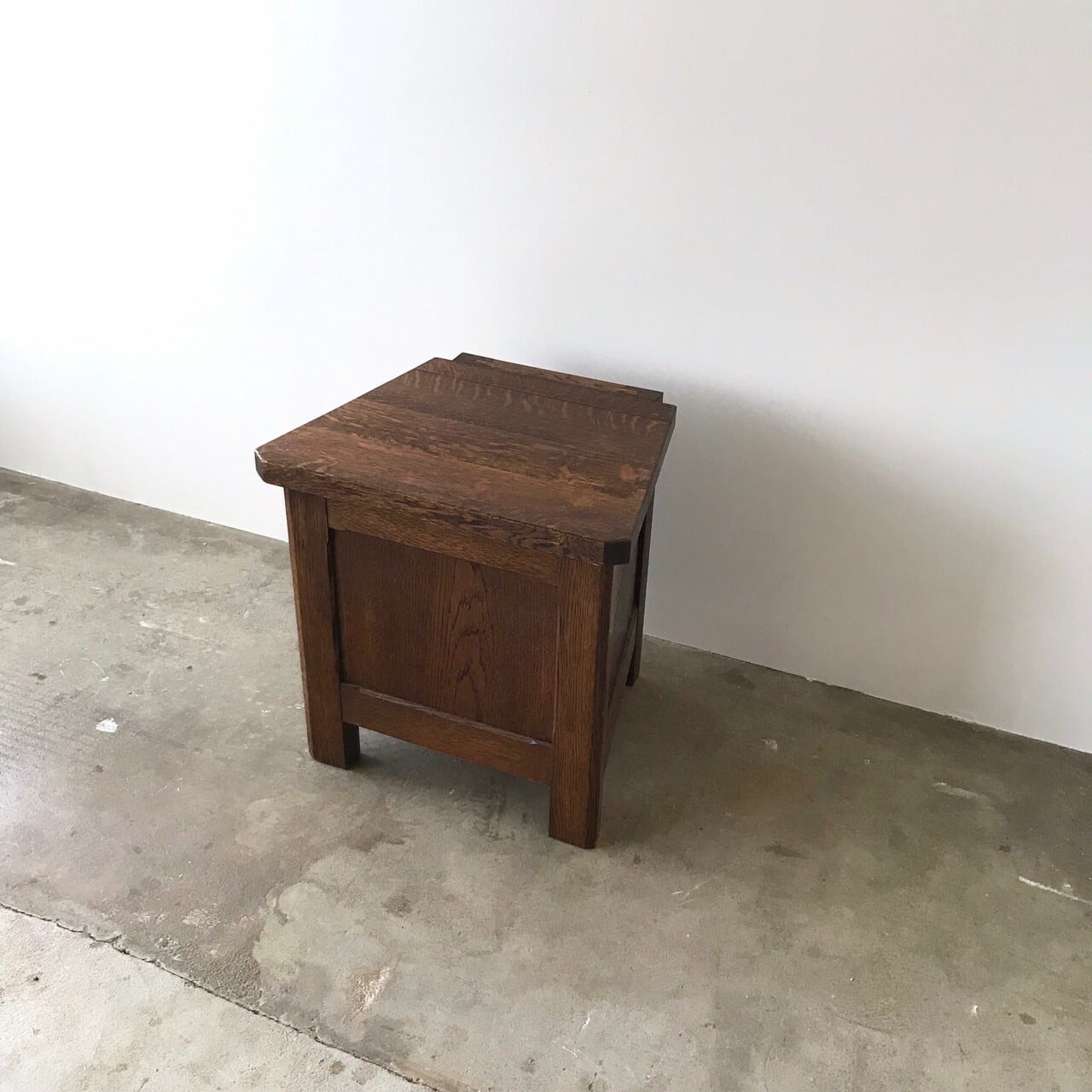 収納付スツール