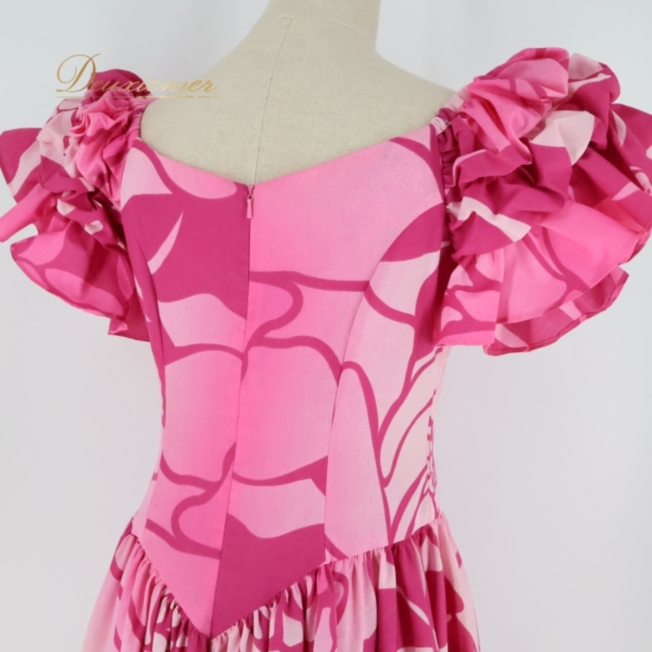 フラダンス 衣装 ワンピース ドレス CC Fashions ピンク系 ホワイト系 パフスリーブ 花柄 ハワイ製 フリル ロングワンピース 華やか 鮮やか 明るい 可愛い ハワイアン アロハ ハワイアンプリント レッスン 練習 かわいい