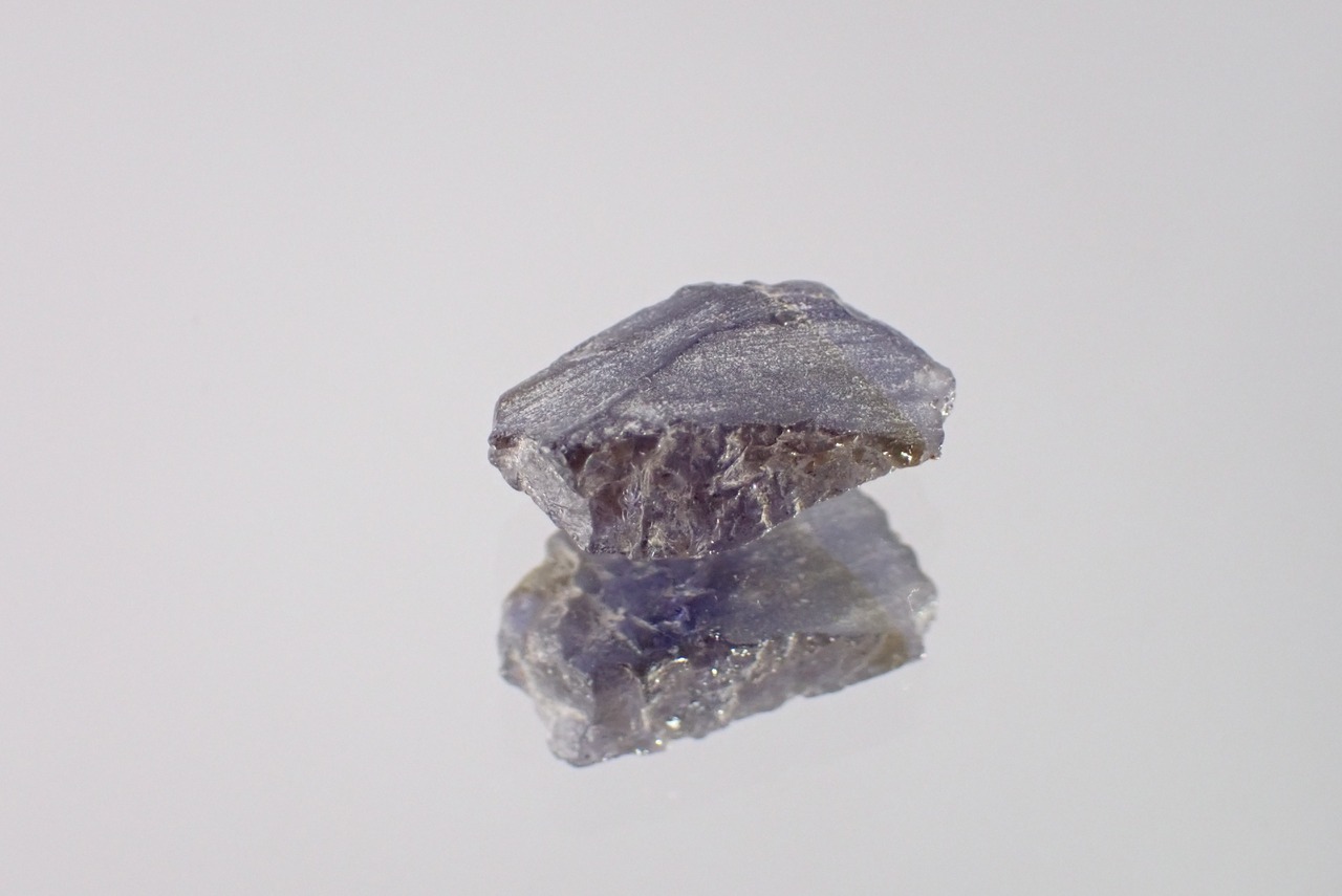 アイオライトサンストーン原石 　3.64ct　[C13‐414]