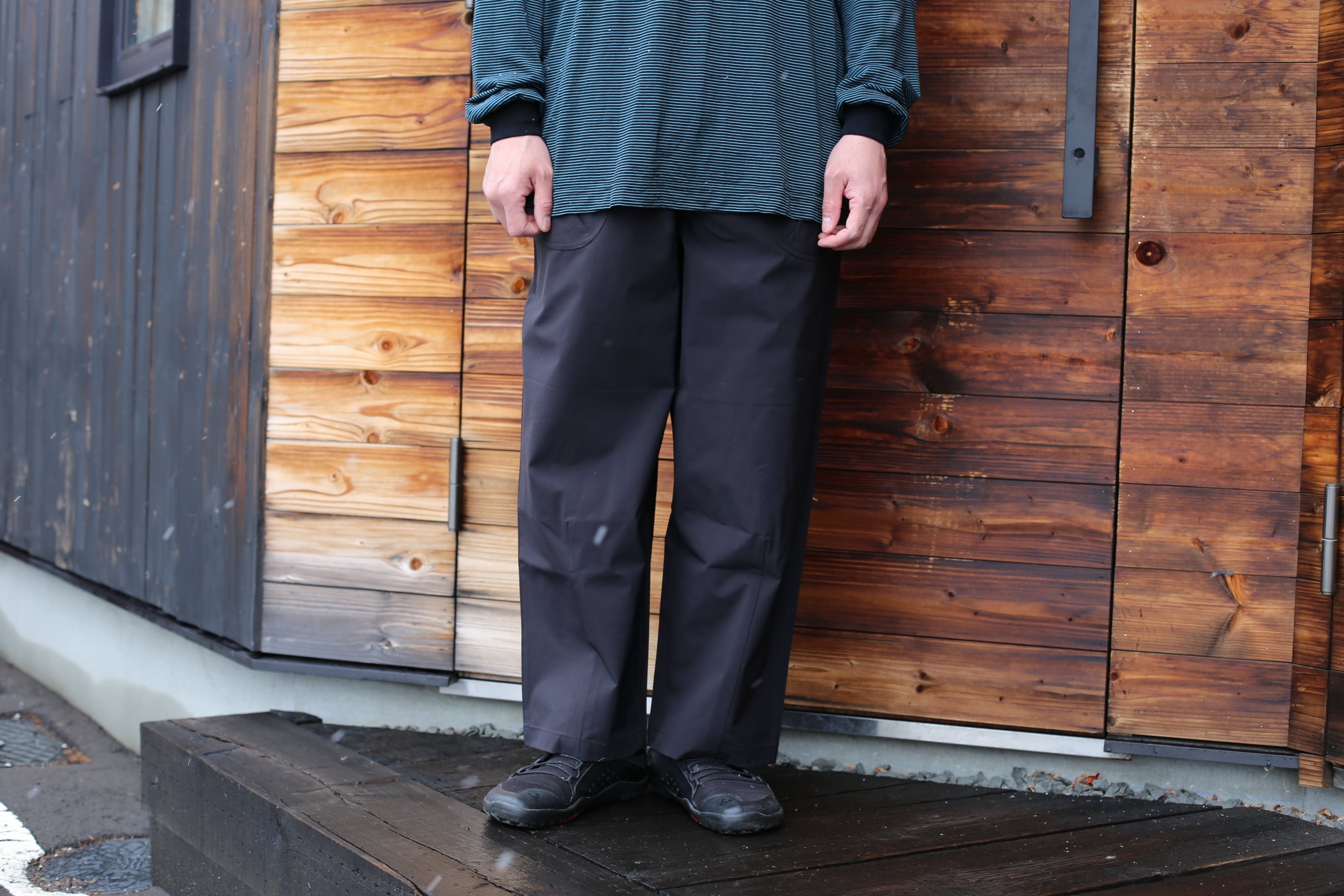 ソフトシェルのカーブパンツ | 01. Outdoor & Life Shop