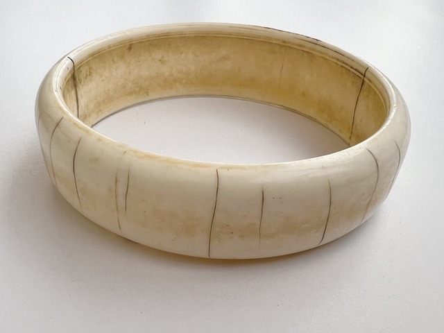 Vintage white × beige bangle ( ヴィンテージ ホワイト × ベージュ ウッドバングル )