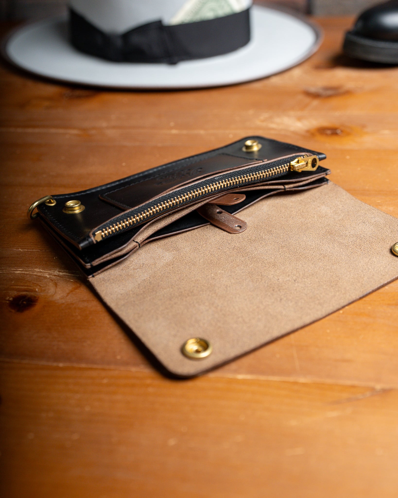 Additive and Line】Tracker Wallet TW-004 Horween Chromexcel 3層