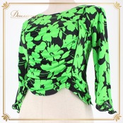 社交ダンス 衣装 スタンダード トップス レッスンウェア レディース 練習着 花柄 黄緑 黒 ブラック系 ライトグリーン系 長袖 バイカラー 花柄デザイン 伸縮性 フォーマル ウェア ダンス用 カジュアル 着やすい おしゃれ 目を引く 練習用 体型カバー シンプルスタイル ストレッチ素材 軽やか エレガント トレーニング用 飾り 柄物 レディースファッション 上品 仕立て 良品