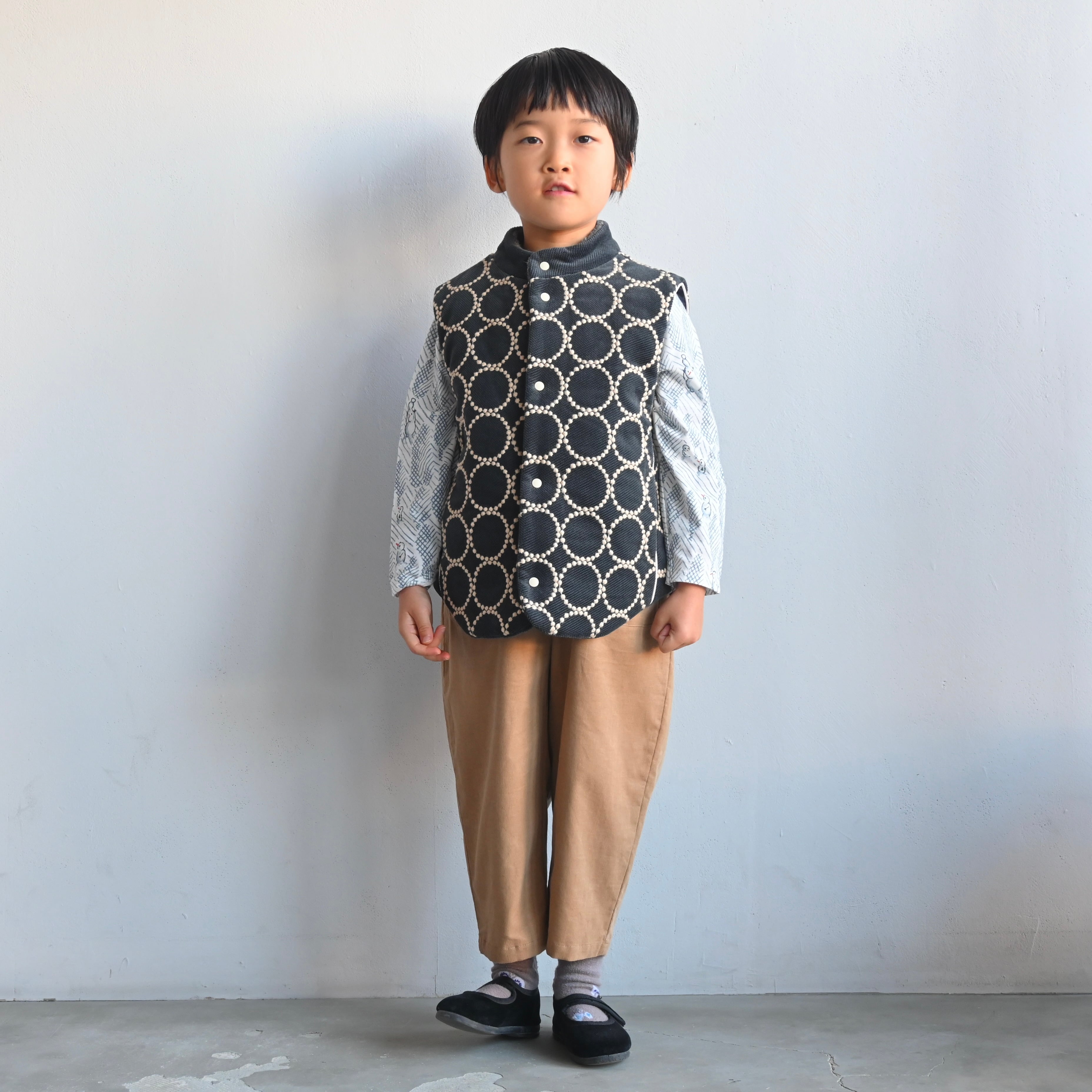 《mina perhonen 2023AW》tambourine ベスト / charcoal