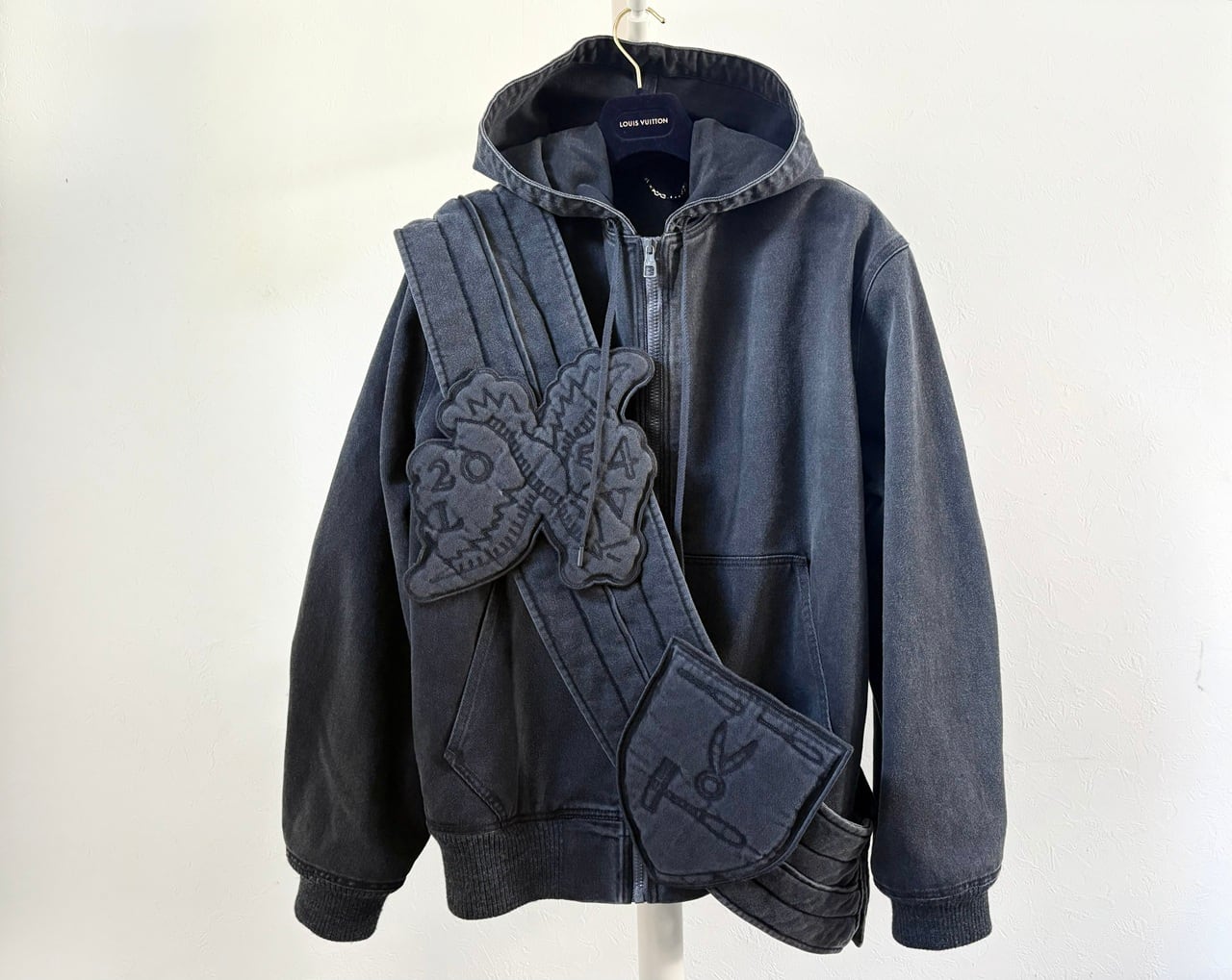 2019-2020AW LOUIS VUITTON Virgil Abloh Zip through hoodie denim with sash and patches MADE IN ITALY