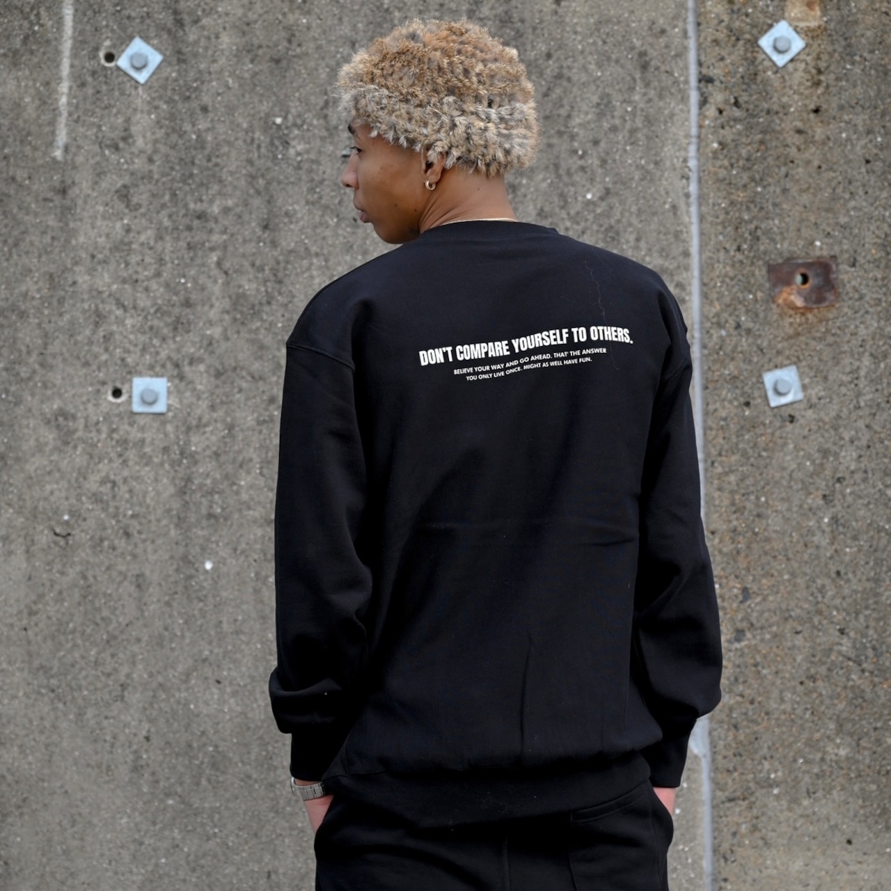 YORU CLUB LOGO SWEATSHIRT【Black】