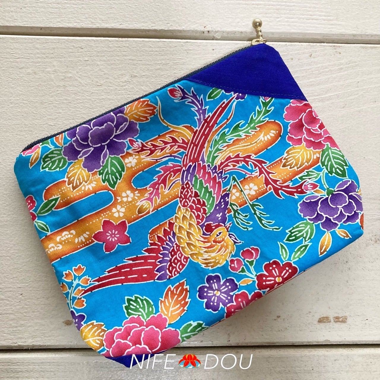 青色 花柄刺繍 打掛　鳥居ユキ 青色 花柄刺繍 打掛 鳥居ユキ 青色 花柄刺繍 打掛 鳥居ユキ -