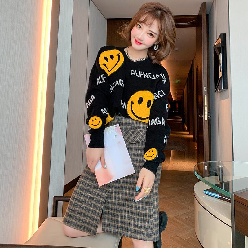 ラウンドネックルーズセーター レッド 刺繍 オータム 秋物 ウィンター 冬物 Oネック MIUCO11340901660