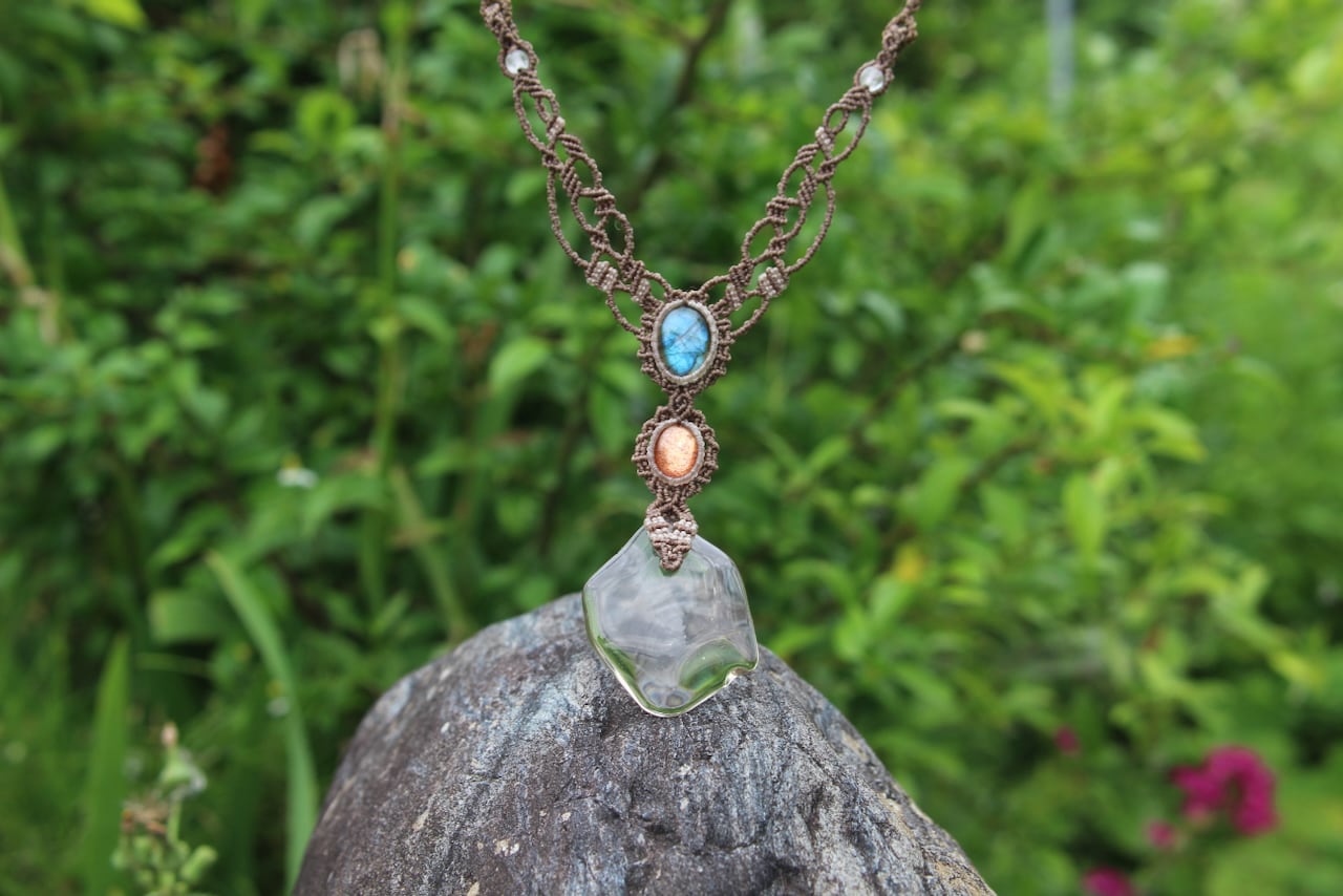 Healing crystal & Sunstone & Labradorite  micro macrame necklace