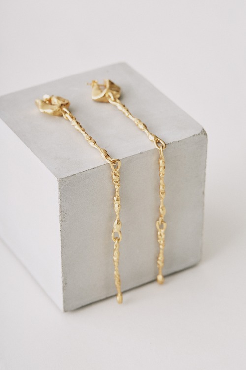 Tree object earrings gold