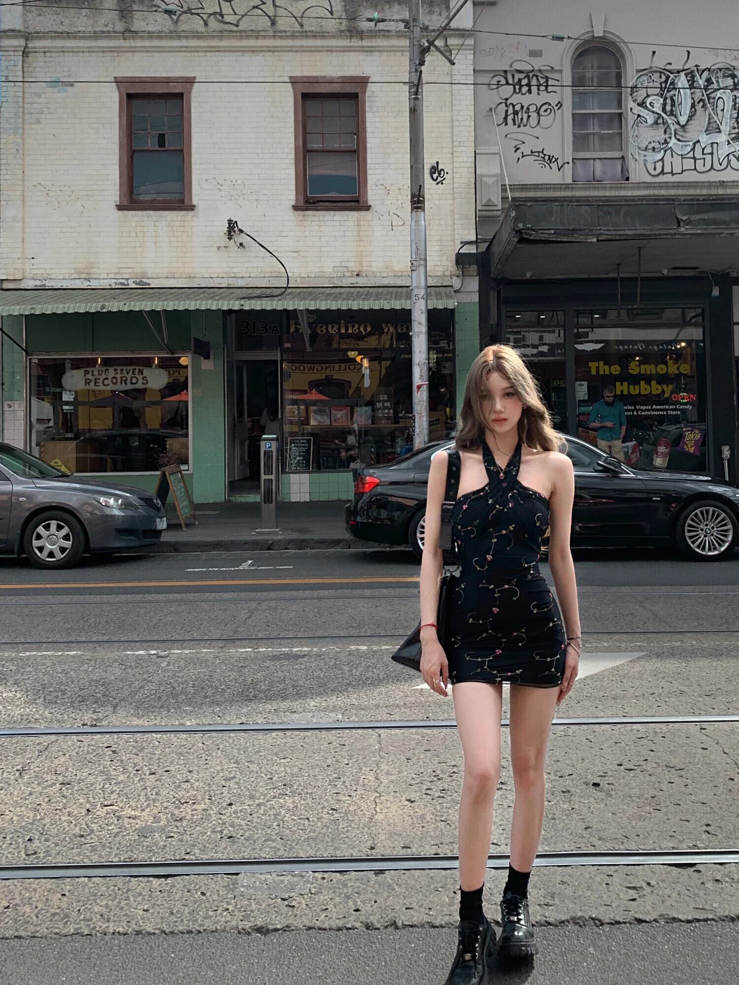 ボディコンセクシーなドレスの女性 2000 年代 Y2k ヴィンテージミニ