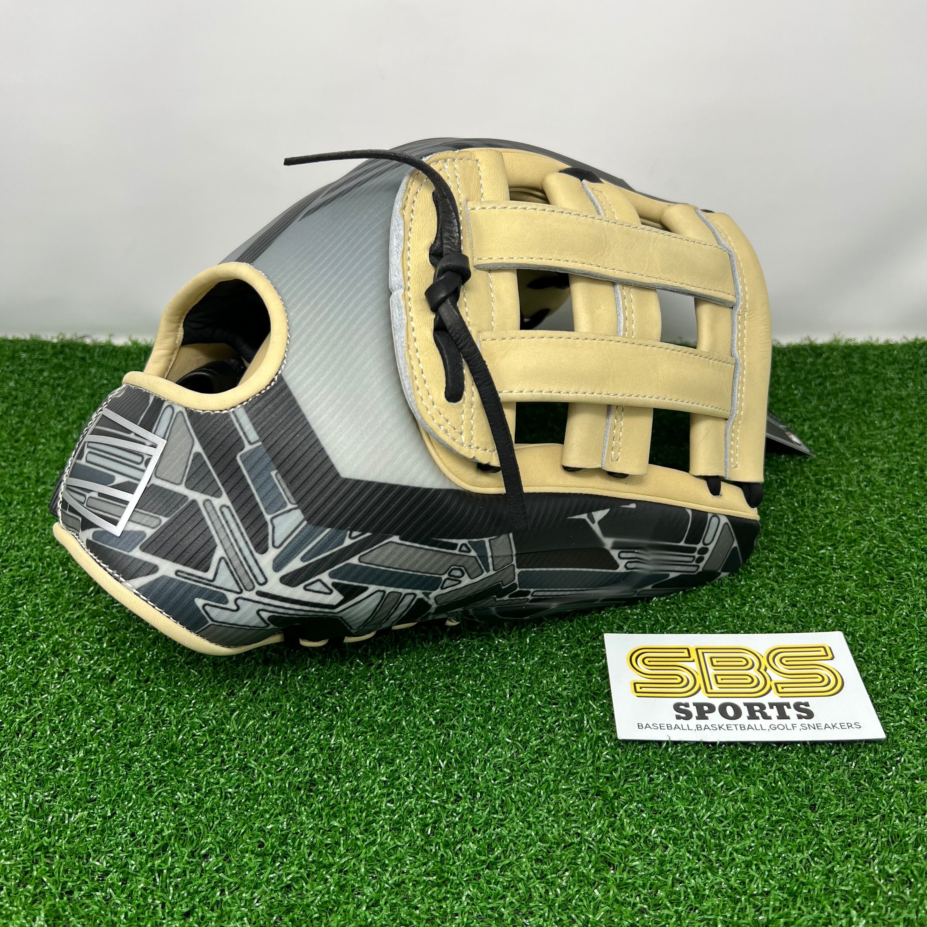 新品未使用 NIKE BASEBALL 硬式外野手用グローブ 黒