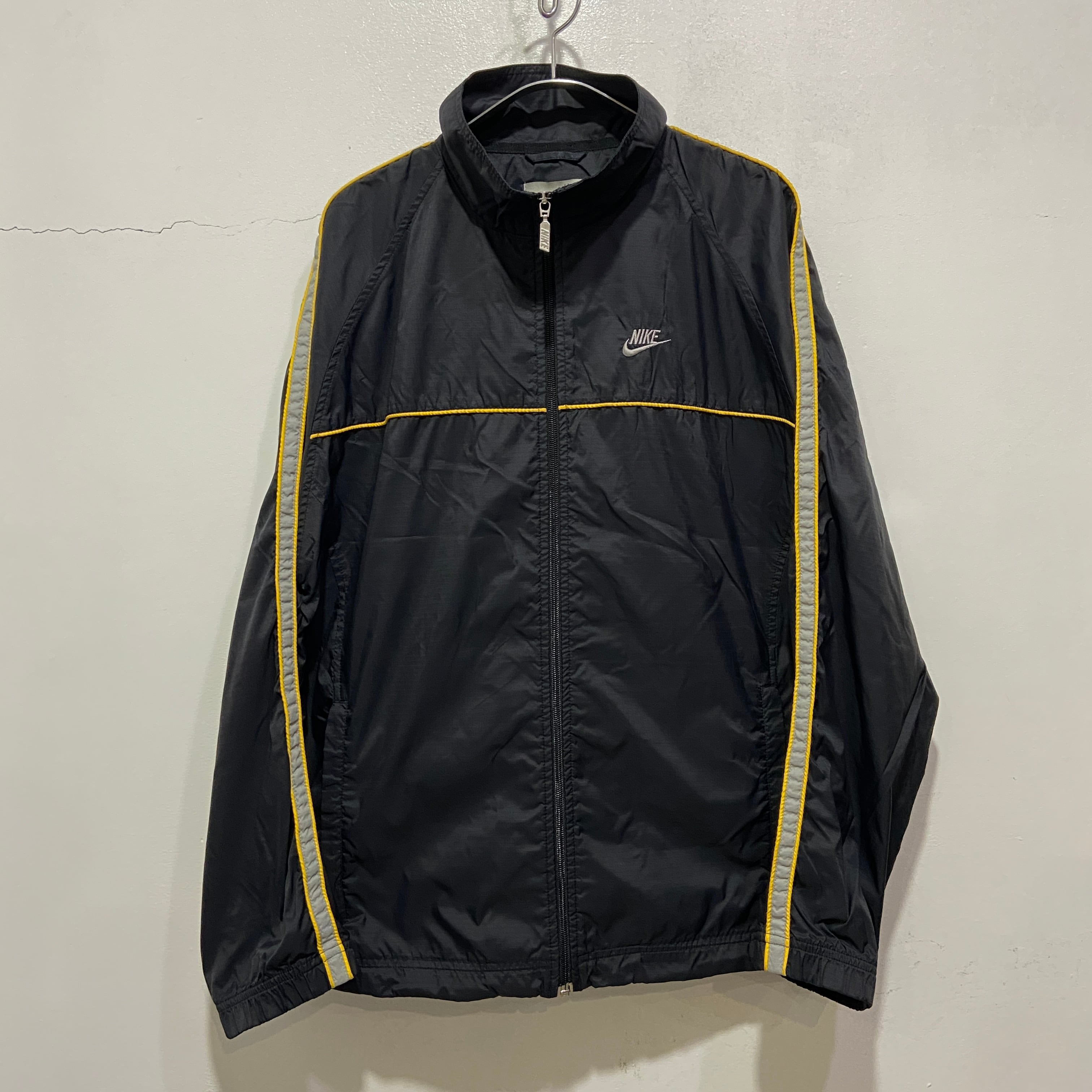 00s NIKE ナイキ ナイロンジャケット ワンポイントロゴ ブラック 00s NIKE ナイキ ナイロンジャケット ワンポイントロゴ ブラック