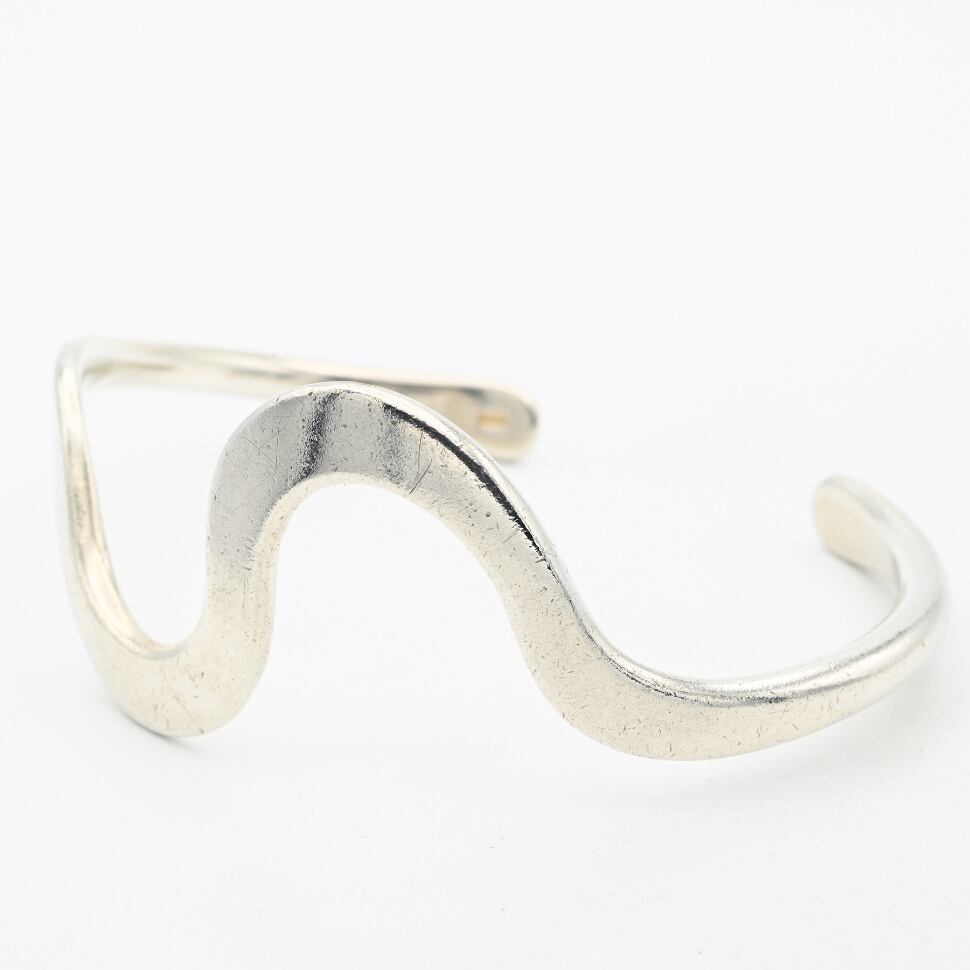 Swaying Greatly Design Bangle /Denmark