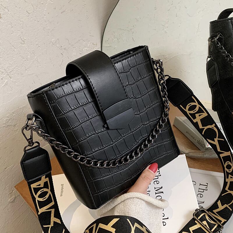 センスの小さいバッグレディースバッグ2020人気の新しい流行のファッションワンショルダーメッセンジャーバッグネットレッドワイドショルダーストラップバケットバッグ Tiancai_Wing_Bag76177119392