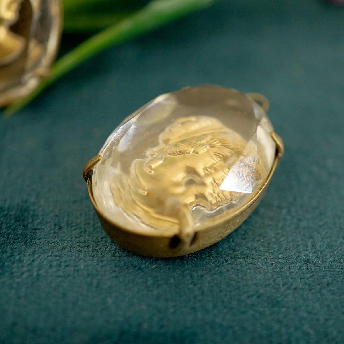 ヴィンテージ インタリオ ルーサイト アクリルカメオ ドイツ製 | 輸入