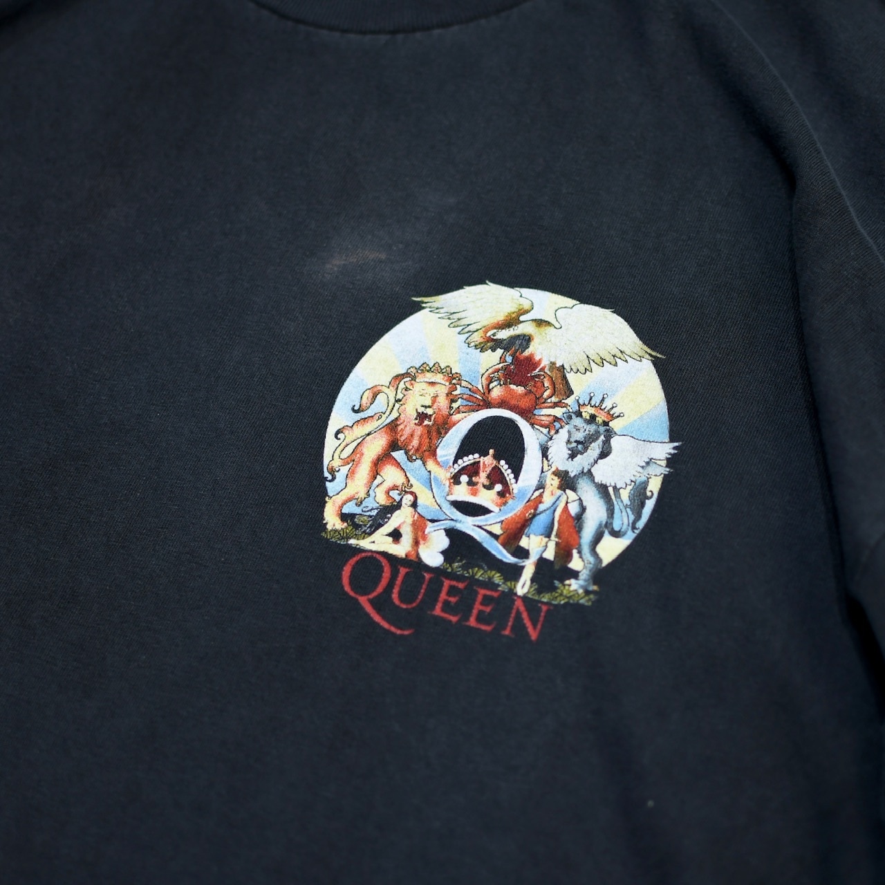 QUEEN fade band tee