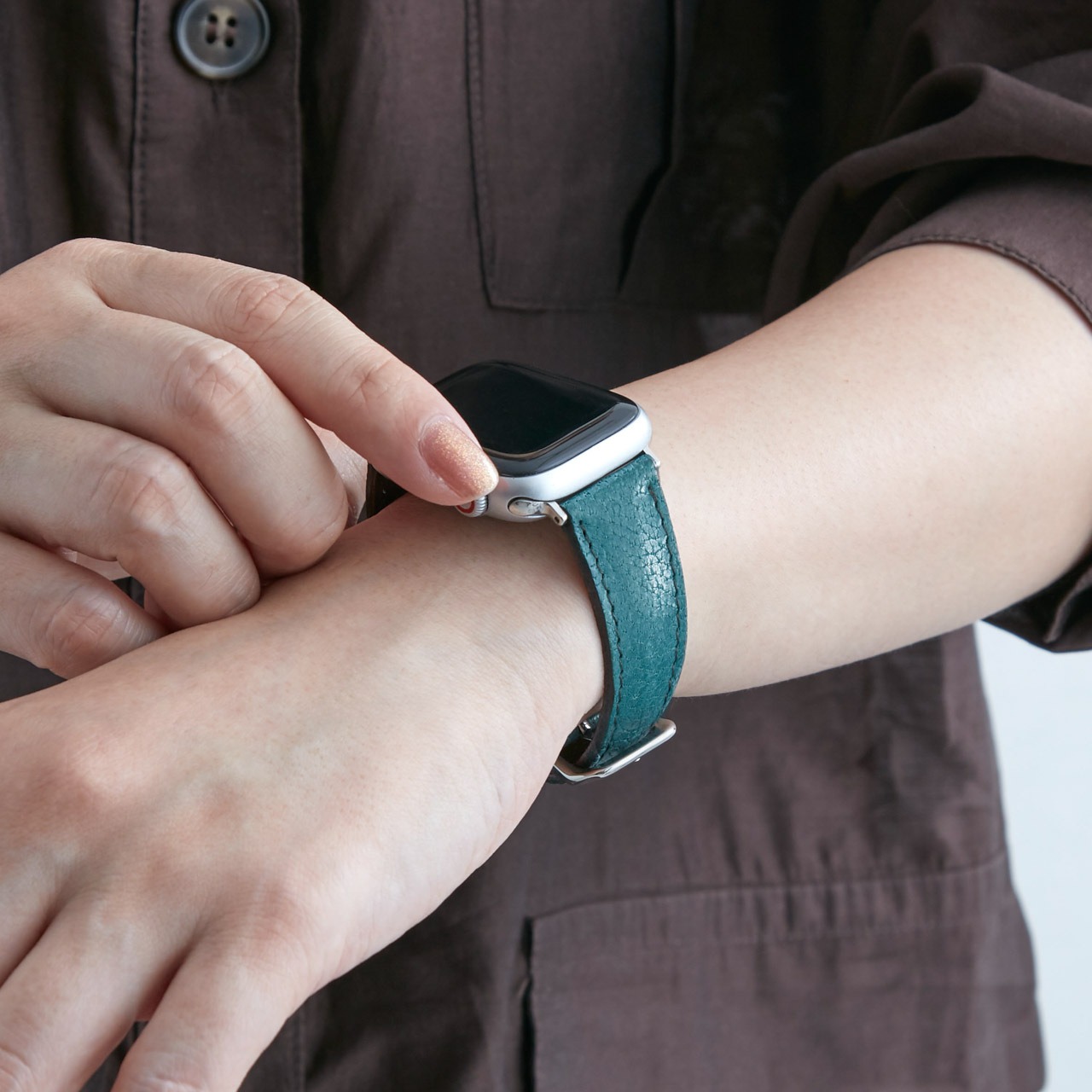 【閲覧用】ツキノワグマ革で仕立てるApple Watchバンド