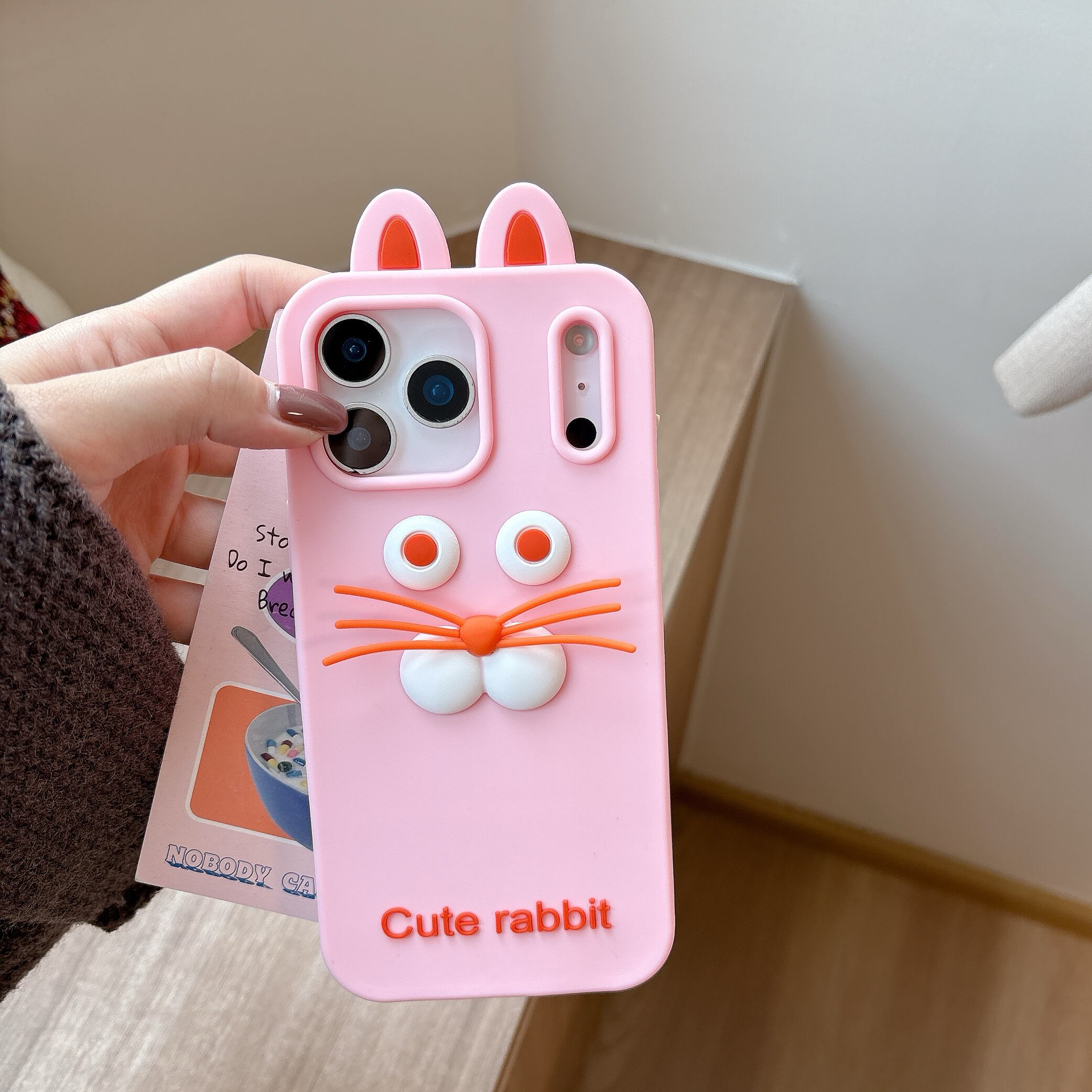 ウサギ iPhone 17 16 15 14 13 ケース 可愛い シリコン ウサちゃん