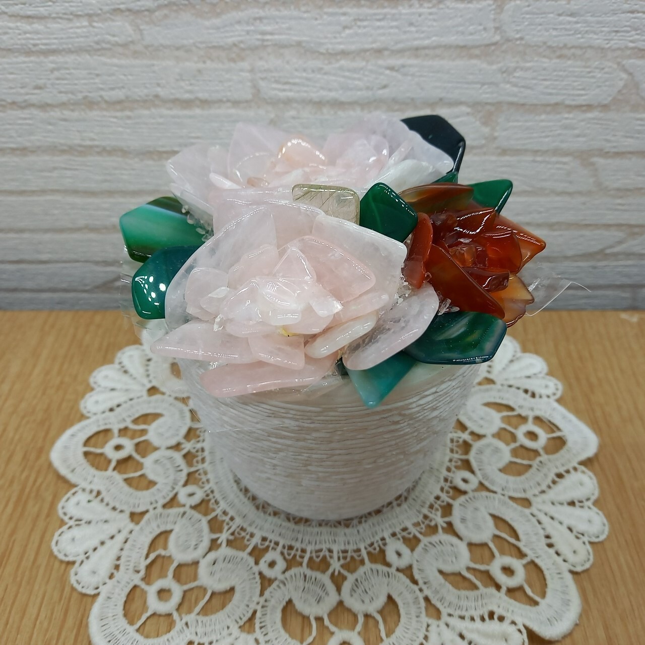 ローズクォーツ薔薇（ホワイト植木鉢）