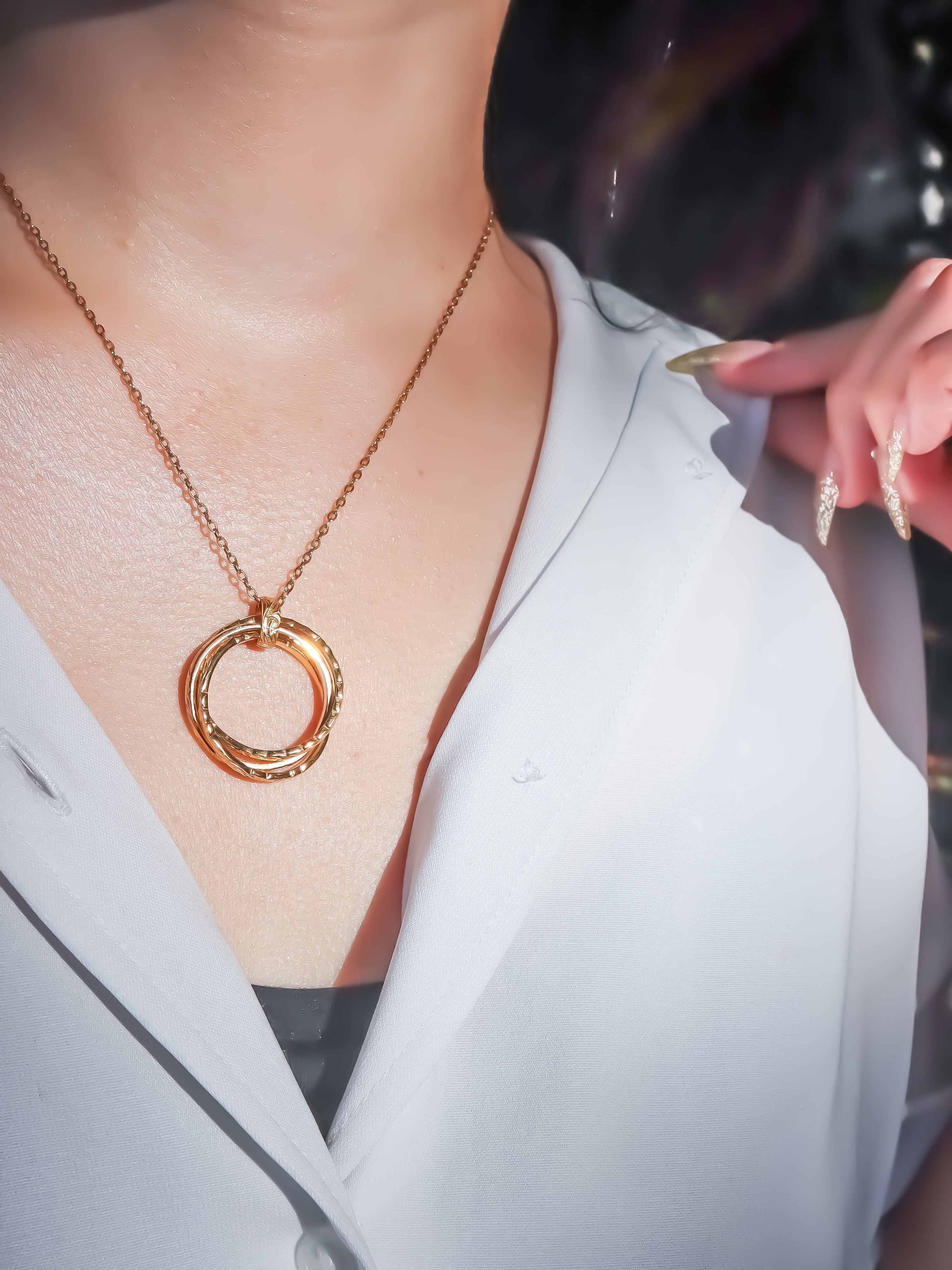 Triple ring GLASS HOLDER necklace | IRIEBEACH