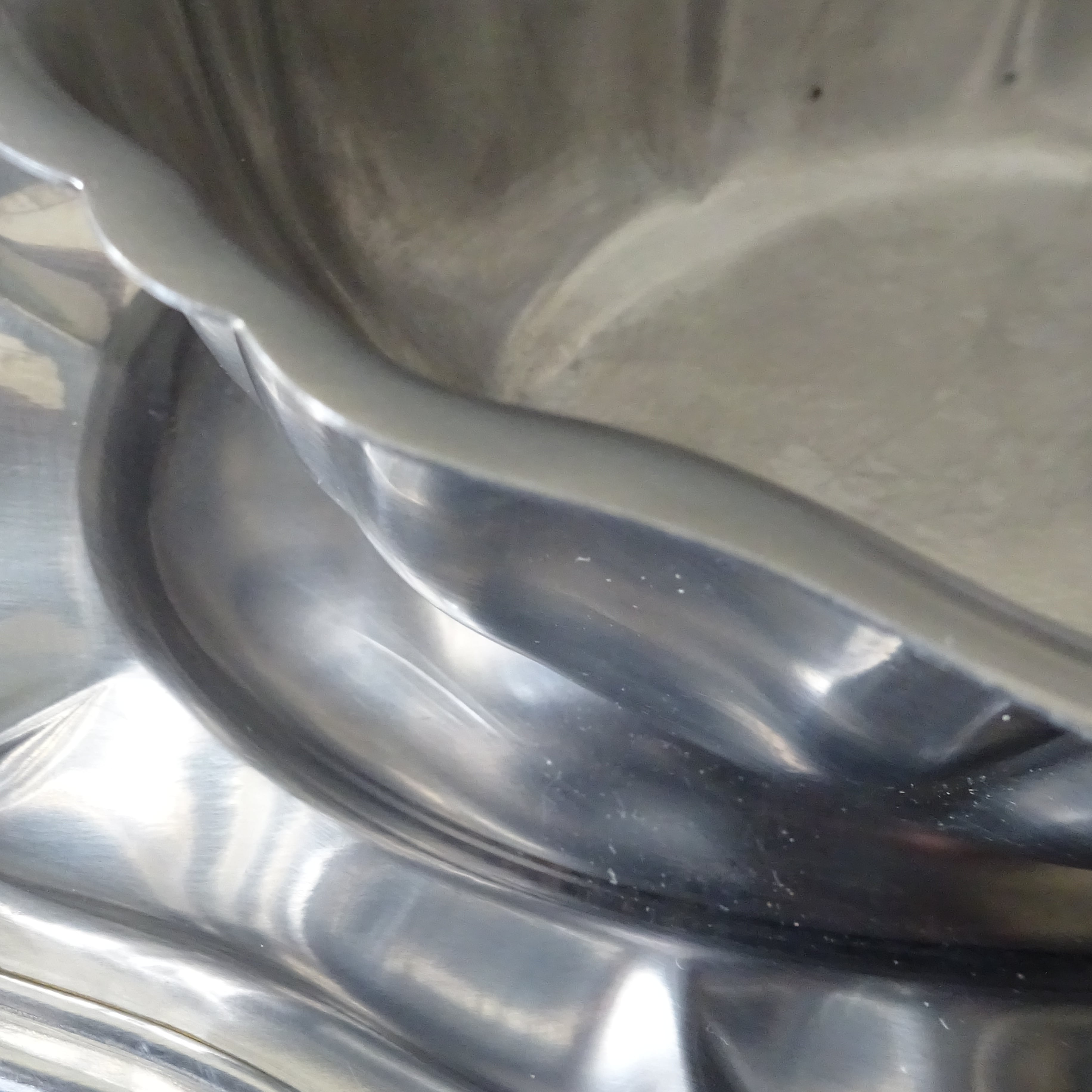 Ancienne Saucière et sa cuillère à sauce gras maigre en inox