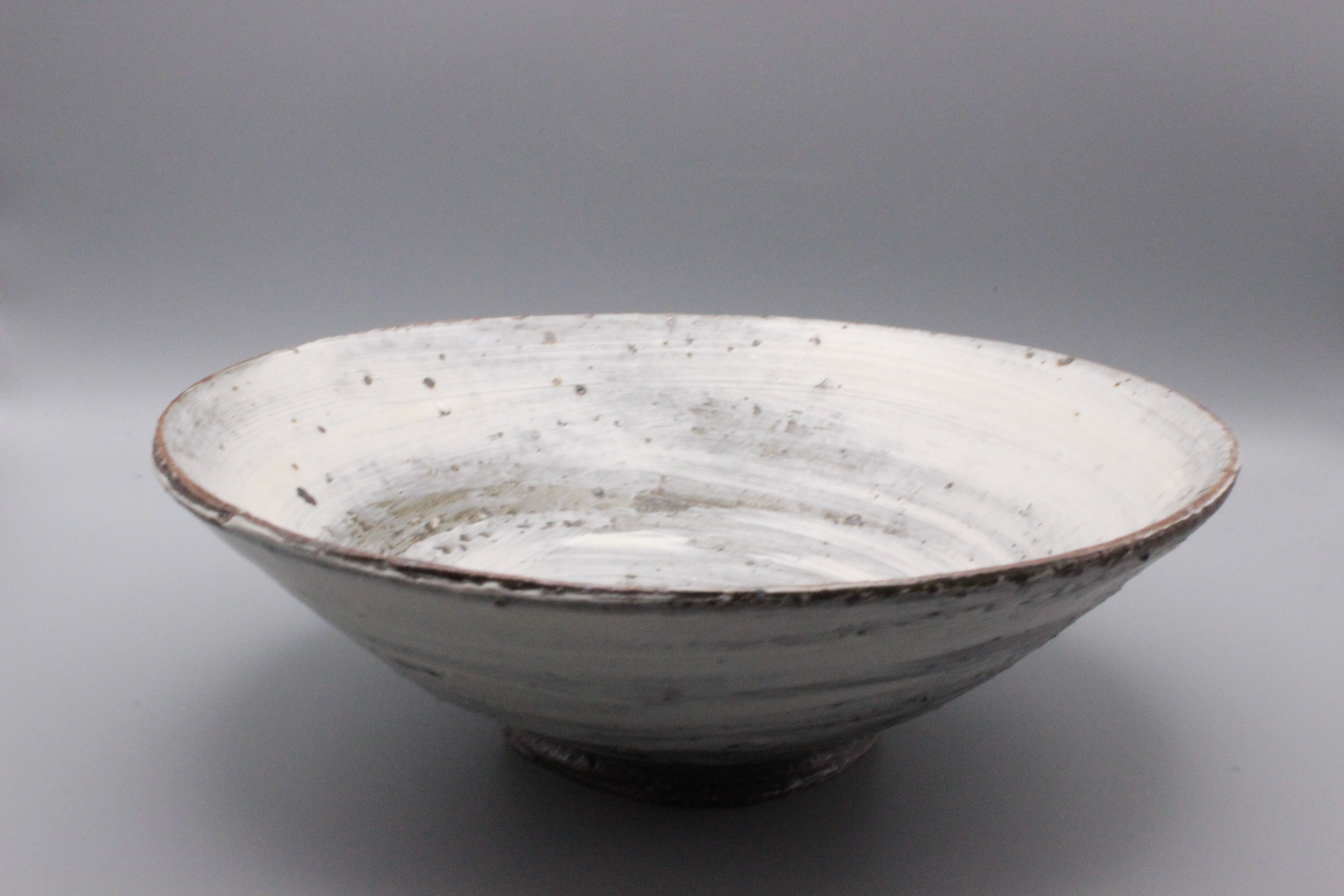 刷毛目7寸浅鉢【大原拓也】 | うつわ四季 オンラインショップ