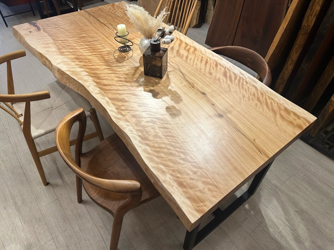 真樺（マカバ）_1800×770-800-900×60_浅草本店_テーブル天板/一枚板