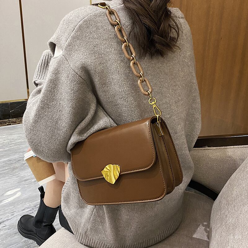 レッドスタンダードオータムウィンターショルダーバッグ レトロ 秋物 冬物 スクウェア メッセンジャーバッグ Tiancai_Wing_Bag62474428853