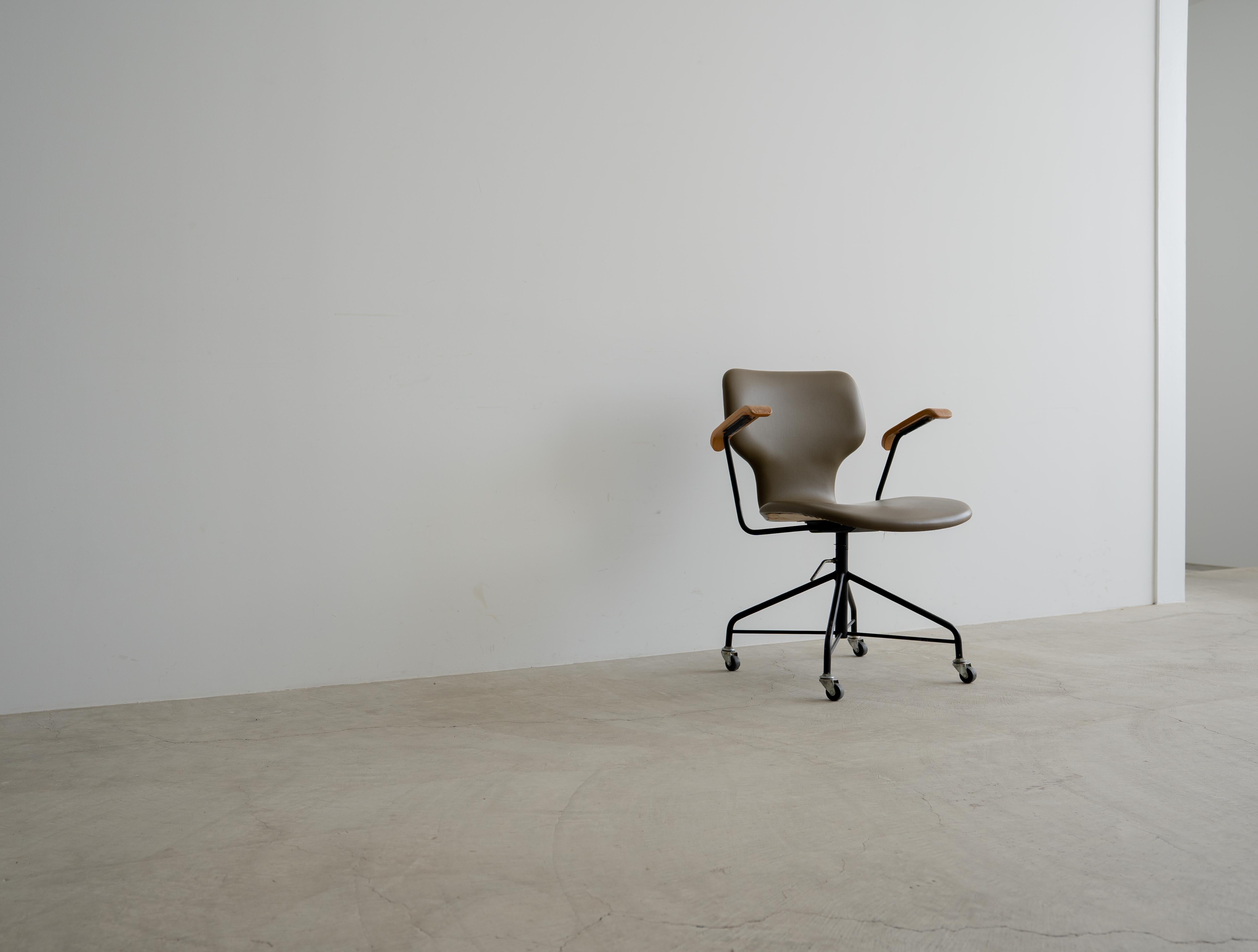 送料込み】SHAPE OF TENDO 展示品 天童木工 ヴィンテージキャスター