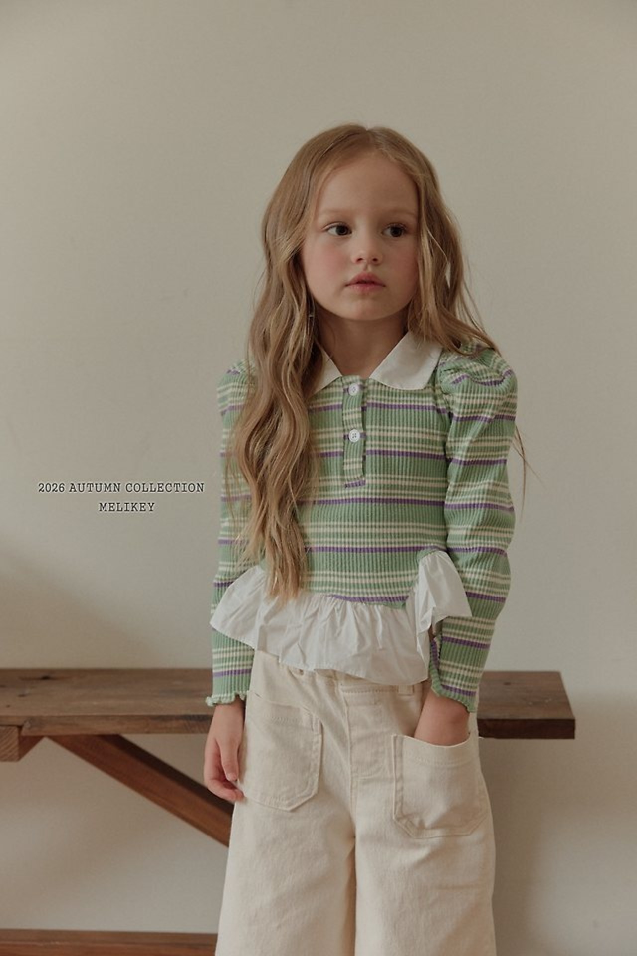 韓国子供服 / 26Autumn / 〖取寄〗Melikey / 斜めフリルカラーTシャツ / 女子服 *XS~JM*