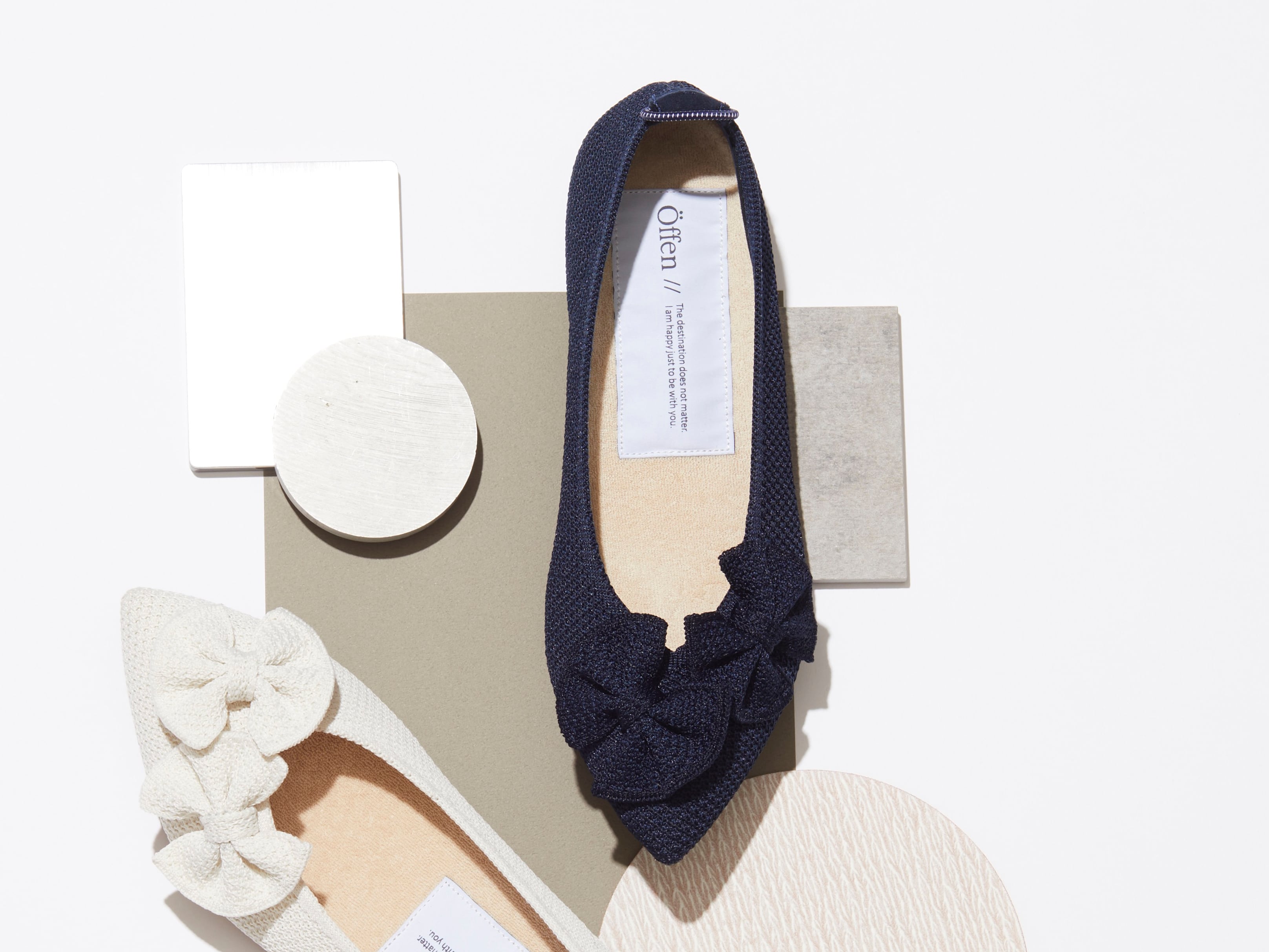 pointed-OPERNBALL / NAVY | Offen