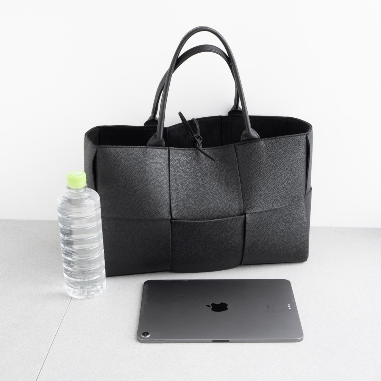 ボッテガヴェネタ アルコ ミディアム トートバッグ ブラック レザー