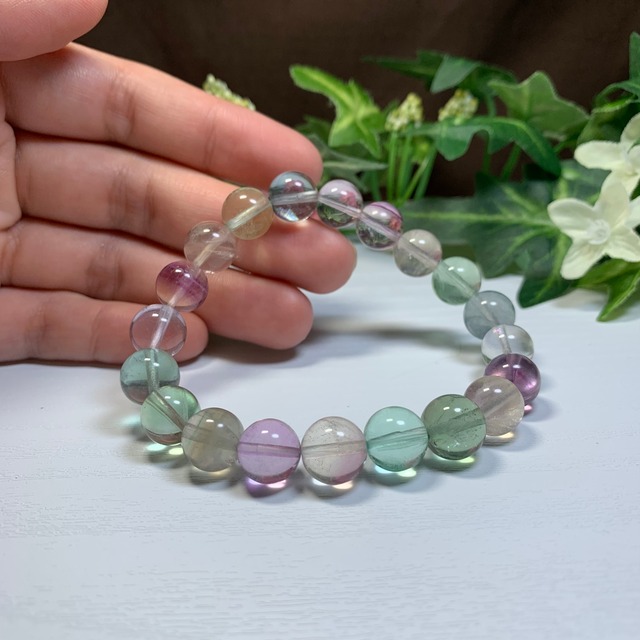 A82.透明☆可愛い色合い フローライト ブレスレット