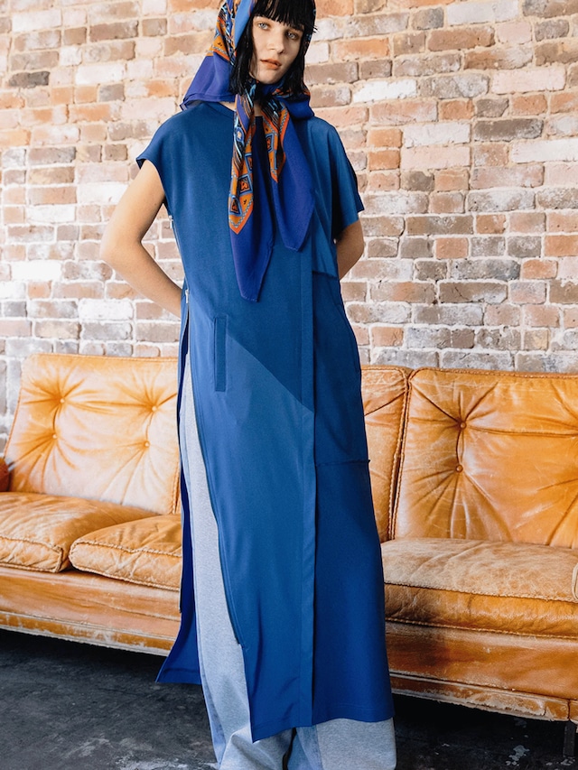 SIDE ZIP ASYMMETRY ONE-PIECE ブルー