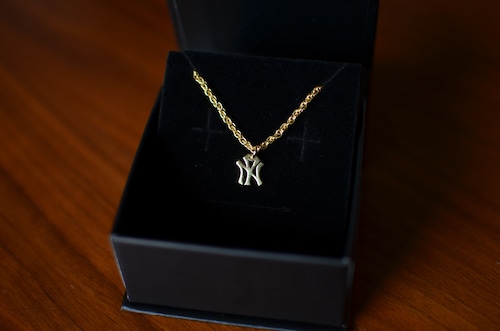 NY Yankees Small Pendant Necklace