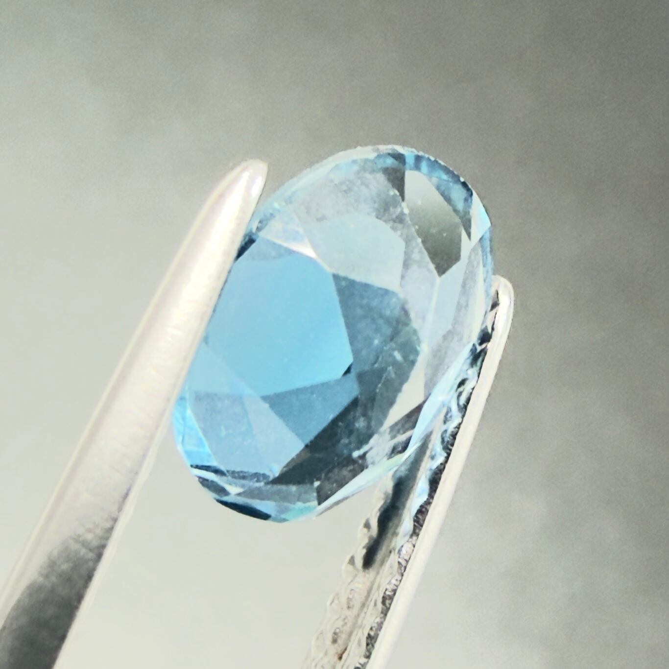 ロンドンブルートパーズ】 ルース ブラジル産 1.54ct | たからいし