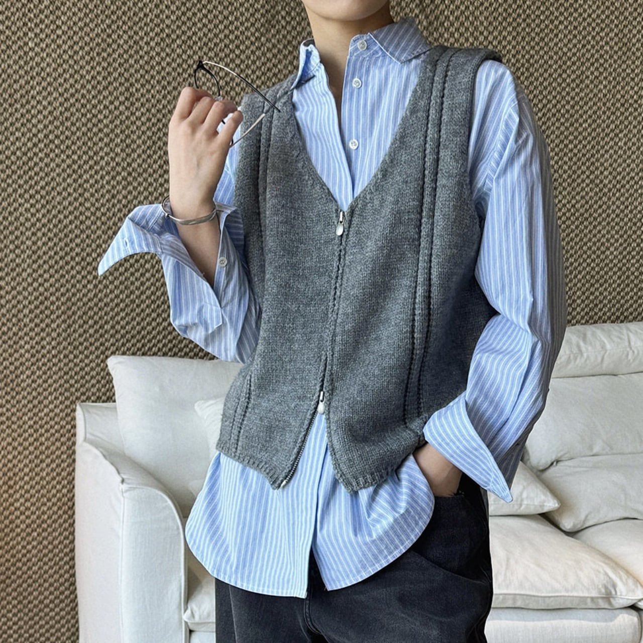 フロントダブルジップ Vネックニットベスト A02015