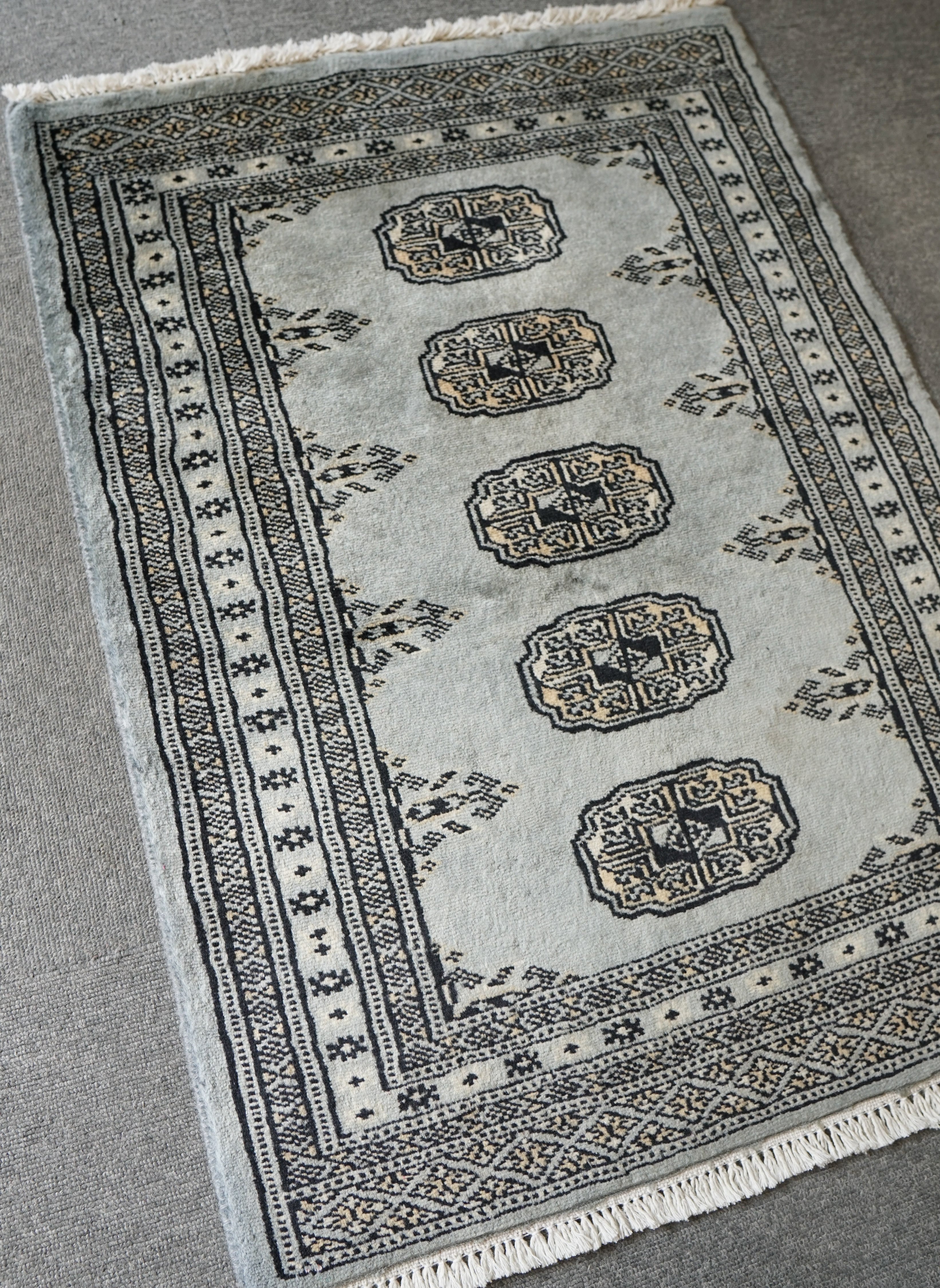 90×62cm トルクメン ボハララグ 手織り絨毯 パキスタン絨毯 90×62cm トルクメン ボハララグ 手織り絨毯 パキスタン絨毯 147×92cm