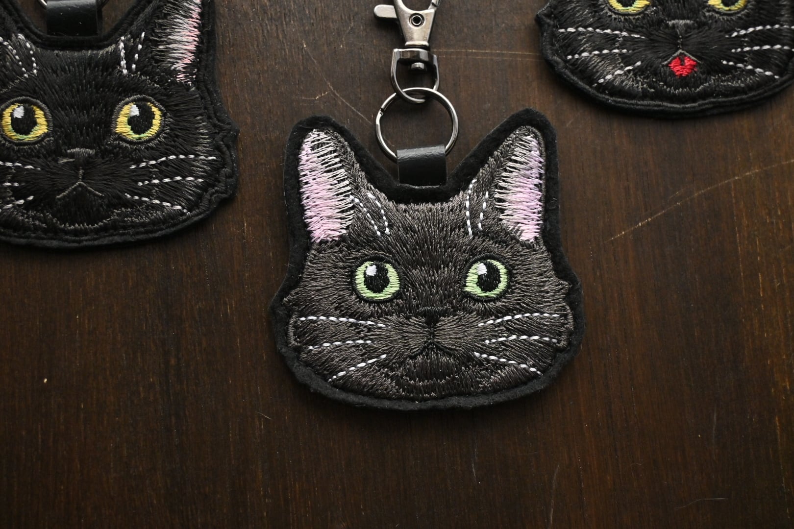 黒とグレーの猫ちゃんキーホルダー【長毛】 | 猫と暮らす洋裁店magical