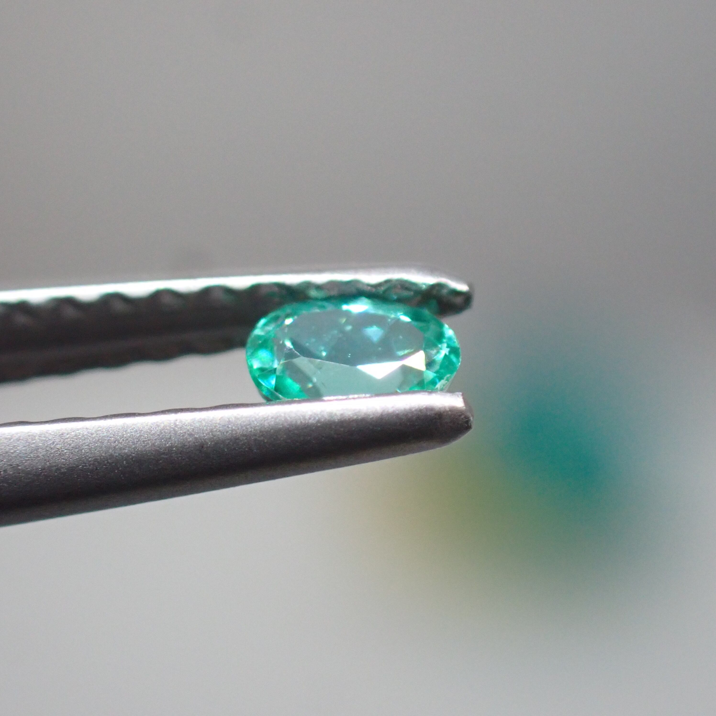 送料無料・名入れ彫刻 大幅値下げ❗濃ネオンブルー❗0.1cTパライバ