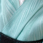 「水天一碧」大矢羽柄×ピーコック柄×ドット〜洗えるきもの（シルジェリー）〜