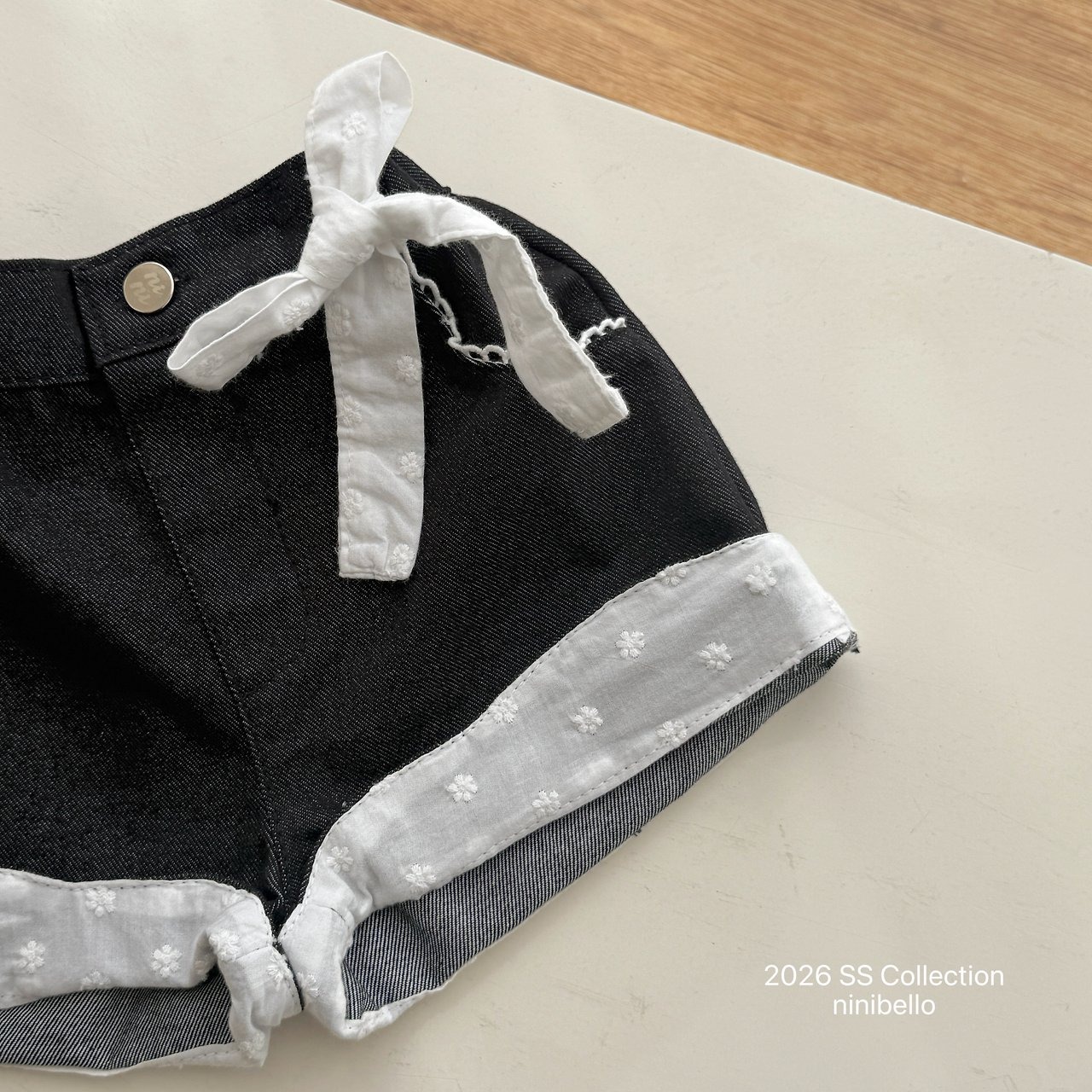 [ninibello] Love It Half Denim Pants +fee2 / [니니벨로] 럽잇하프데님팬츠
